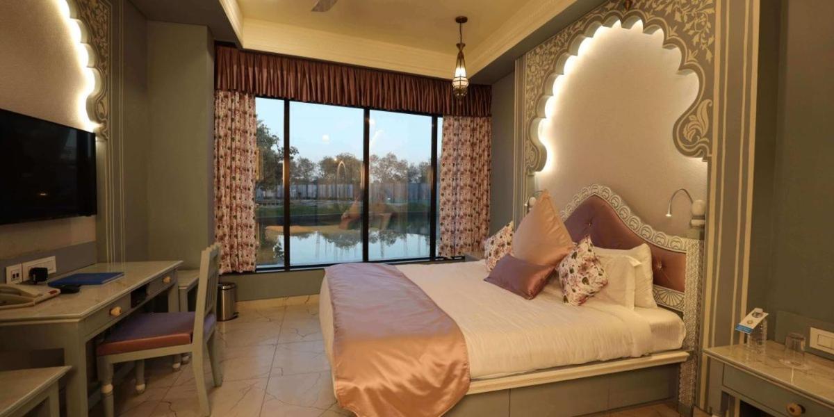 Neonz Resort & Club Ānand Extérieur photo