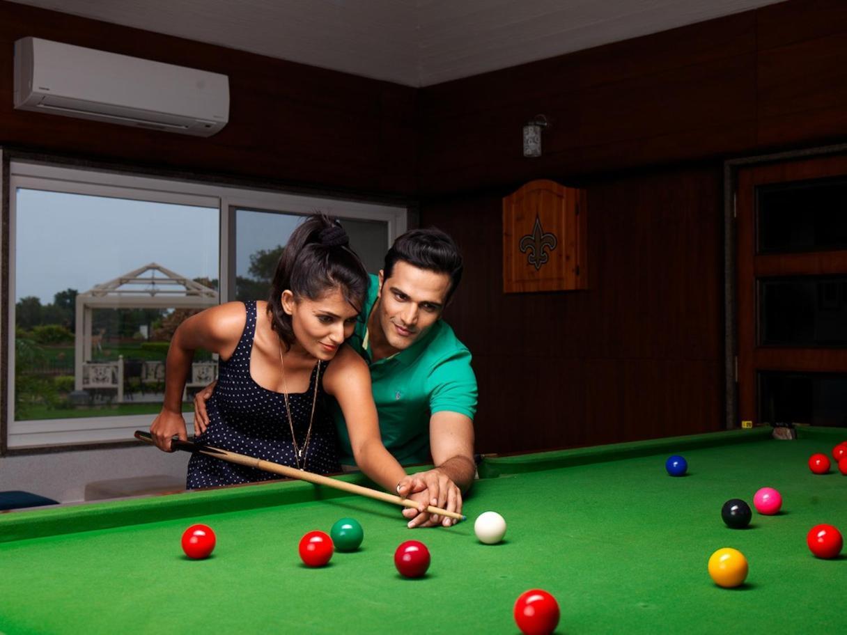 Neonz Resort & Club Ānand Extérieur photo