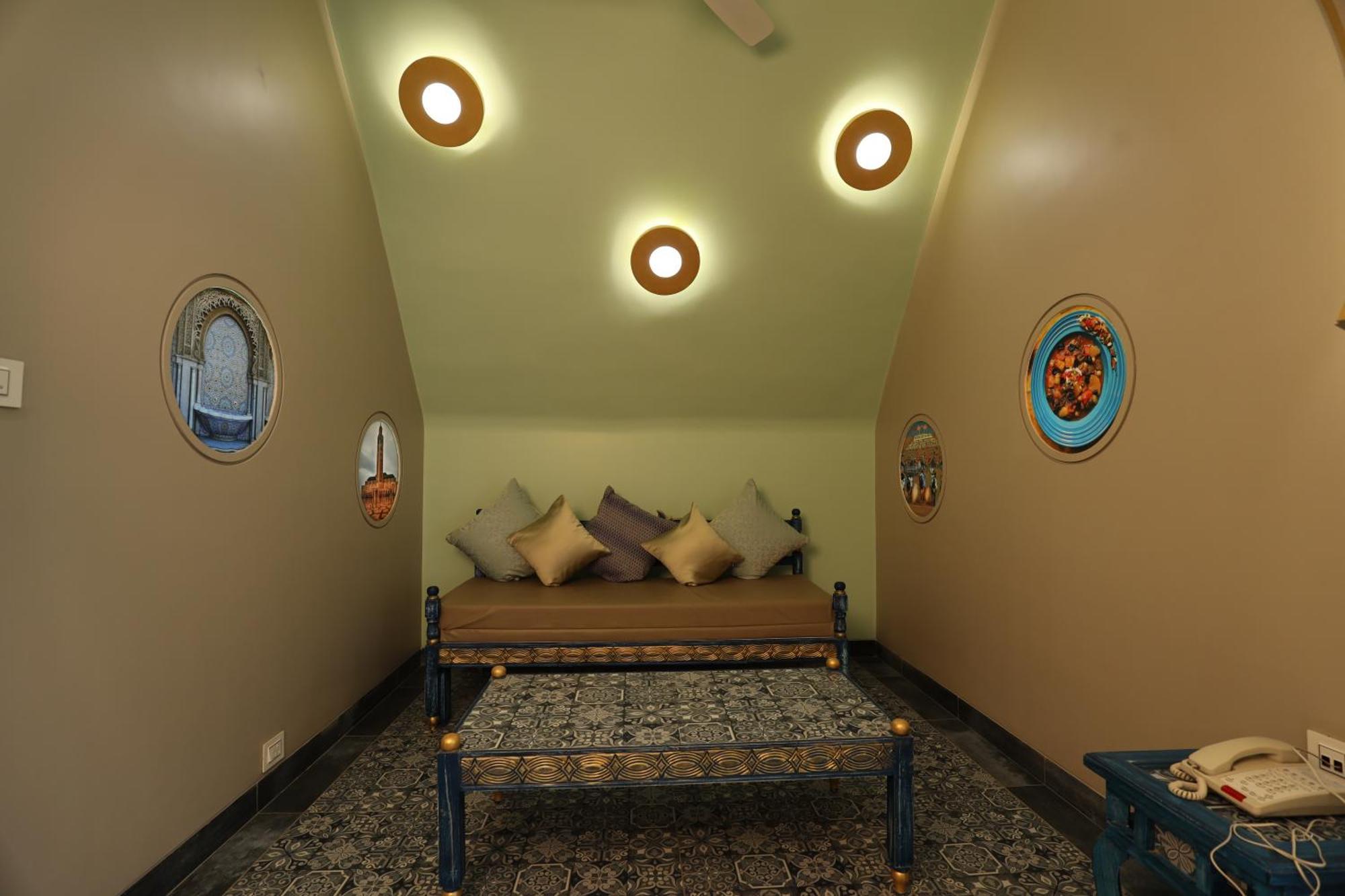 Neonz Resort & Club Ānand Extérieur photo