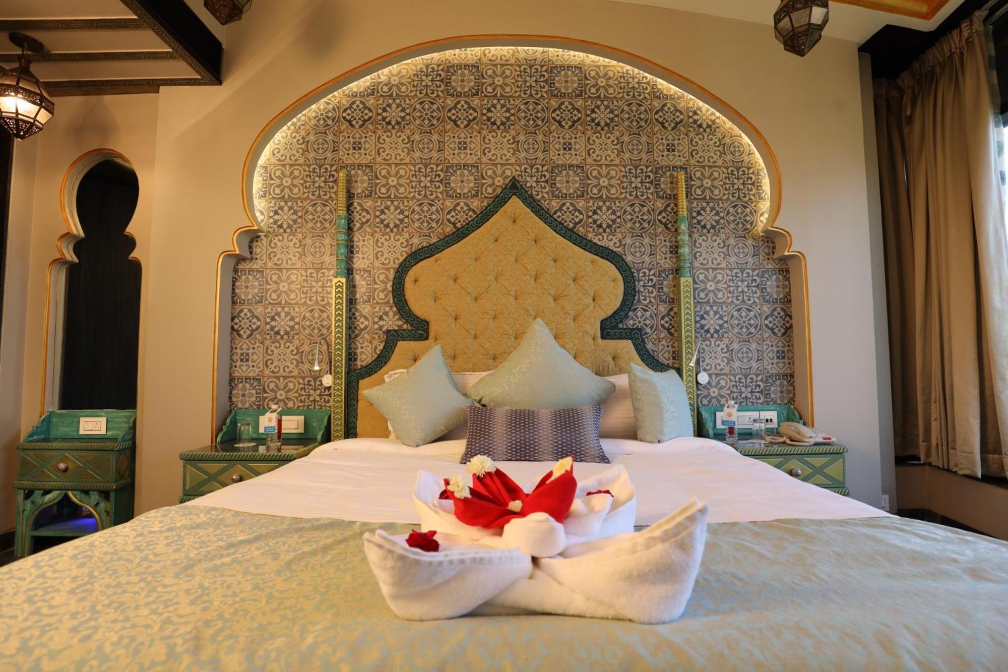 Neonz Resort & Club Ānand Extérieur photo