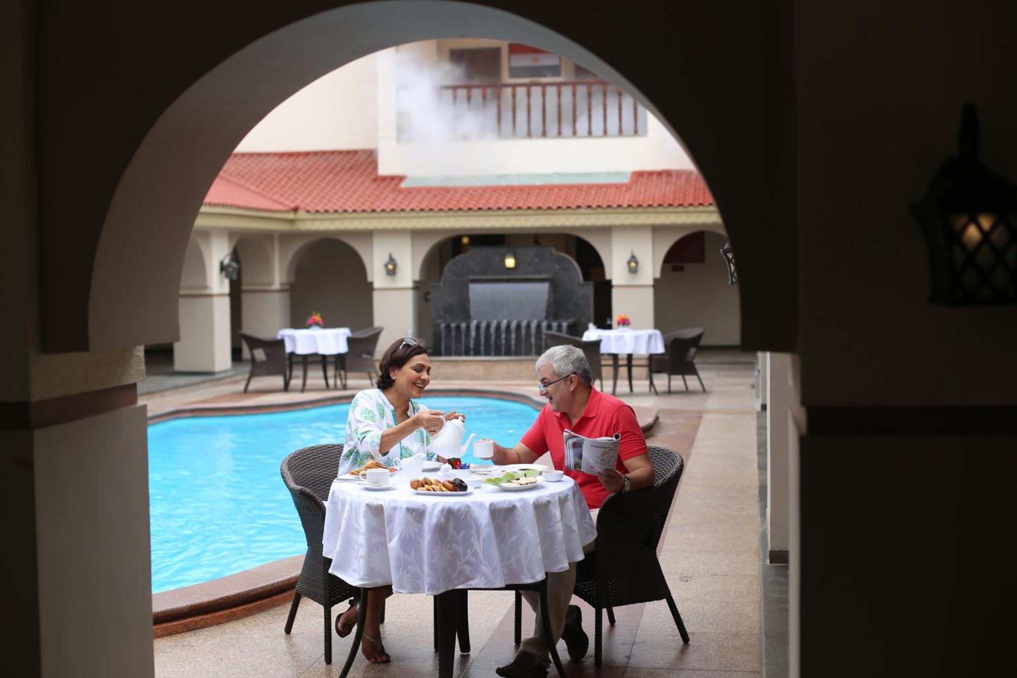 Neonz Resort & Club Ānand Extérieur photo