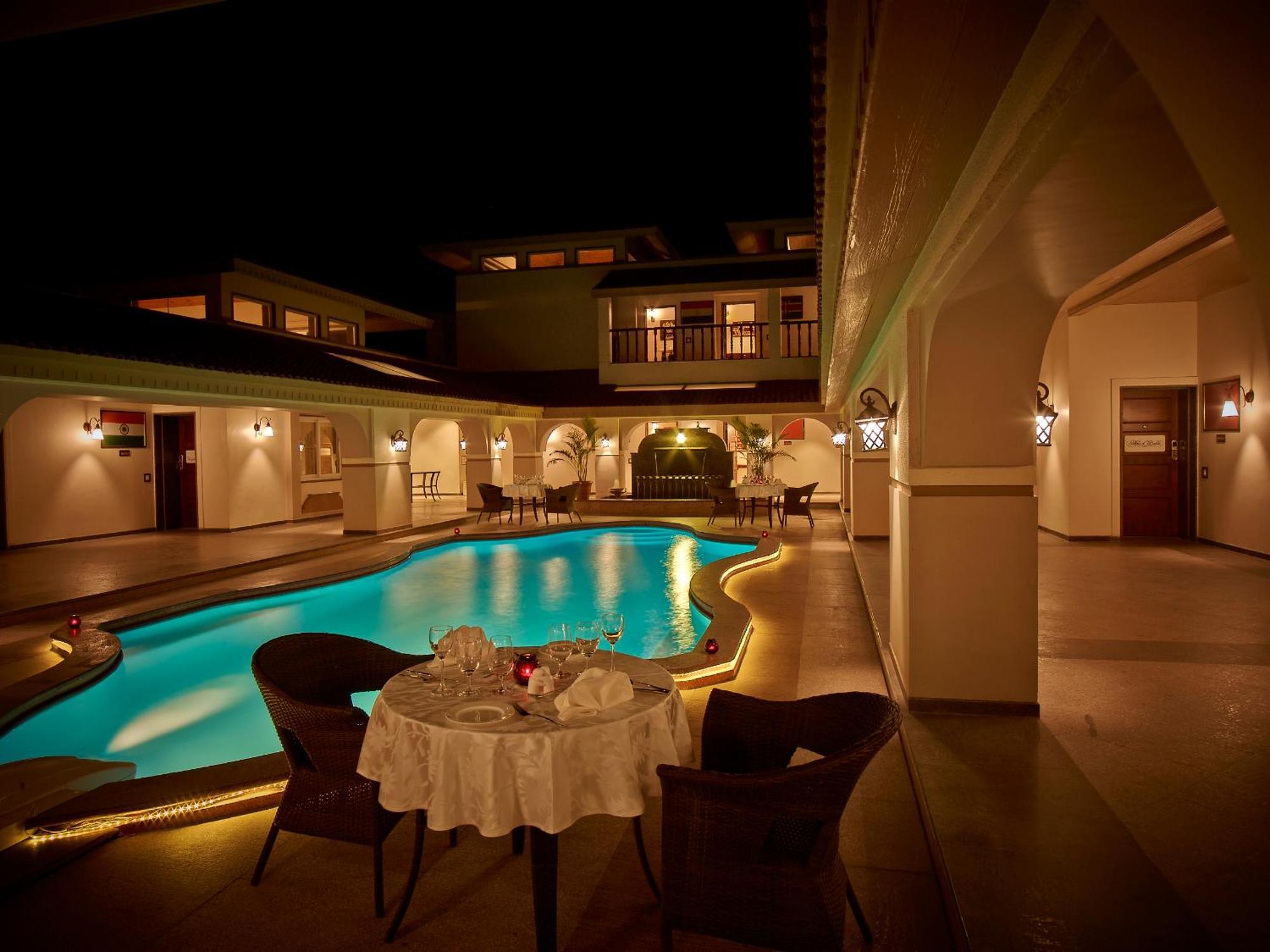 Neonz Resort & Club Ānand Extérieur photo
