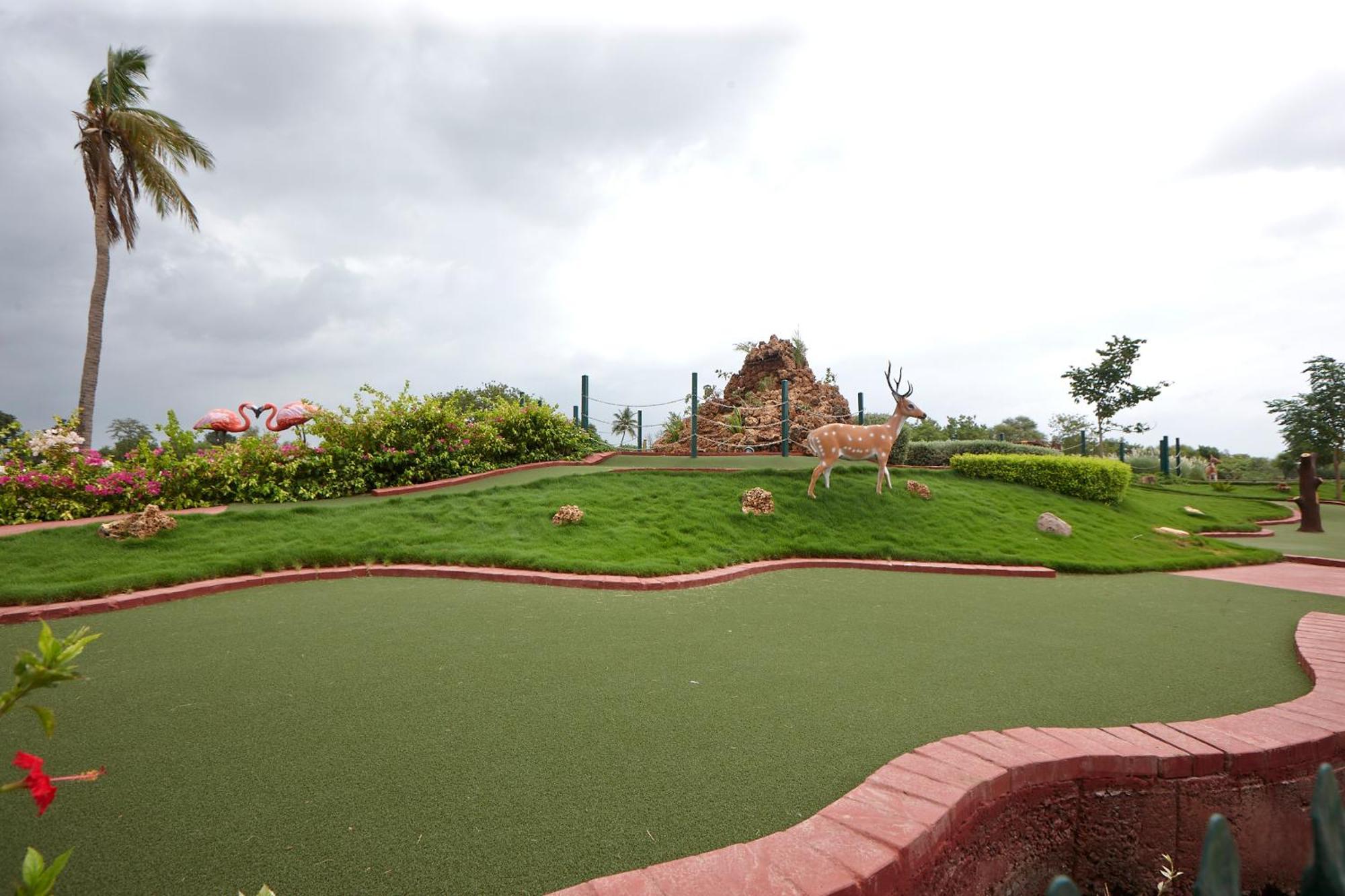 Neonz Resort & Club Ānand Extérieur photo