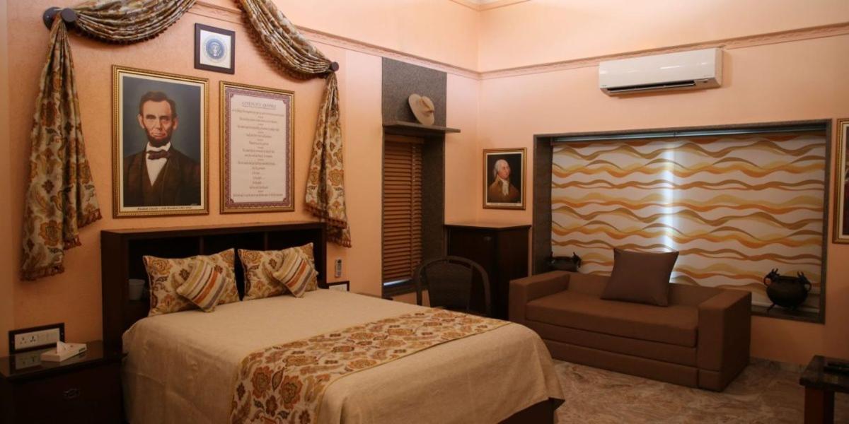 Neonz Resort & Club Ānand Extérieur photo